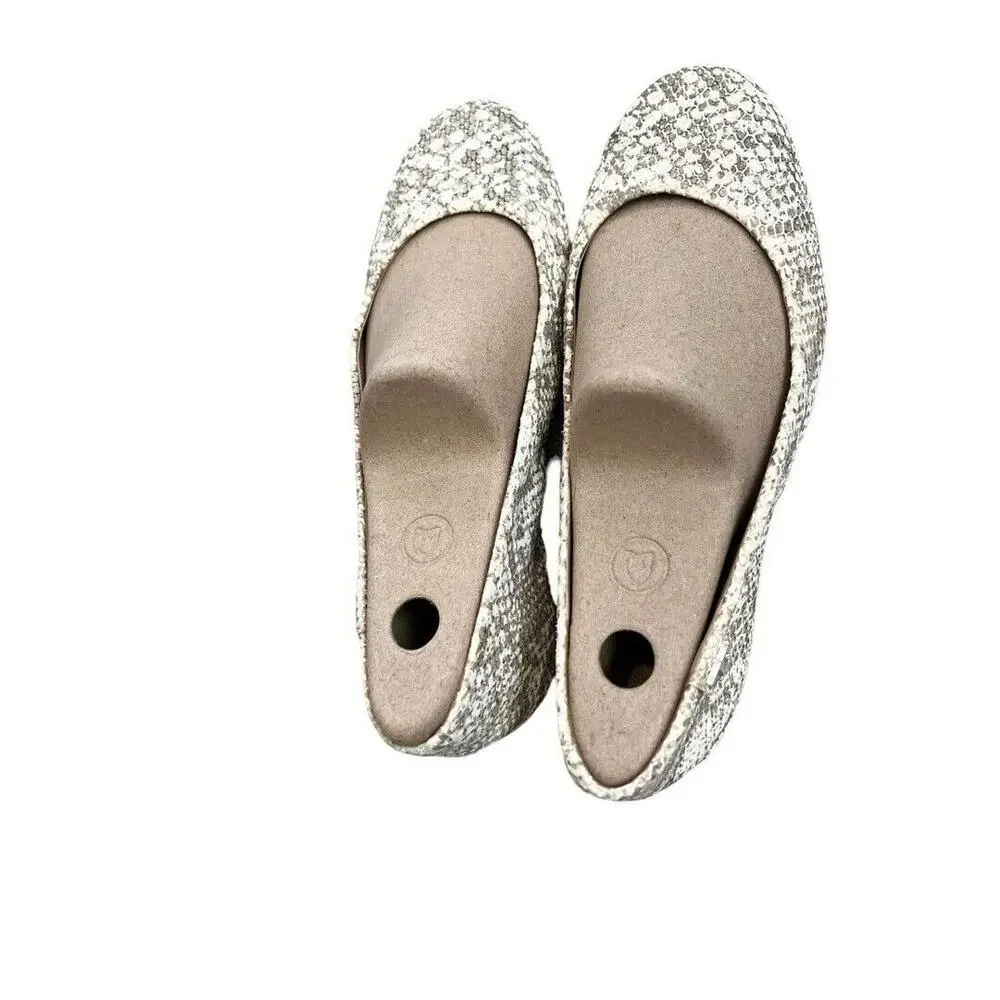 8.5 M Tory Burch Travel T Ballet Flats In Neutral Snakeskin Leather